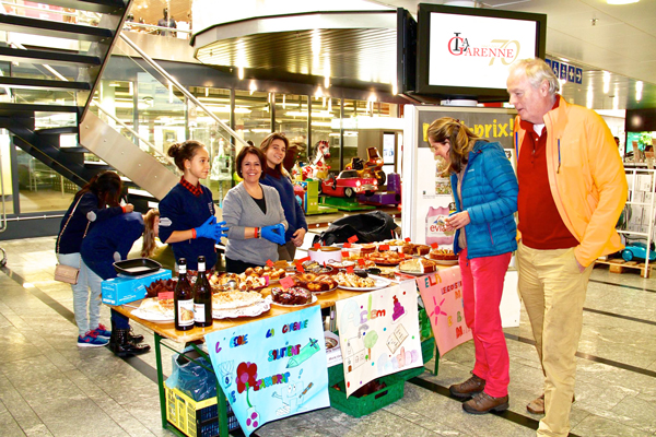 Charity Event: Cake Sale / Vente De Gateaux