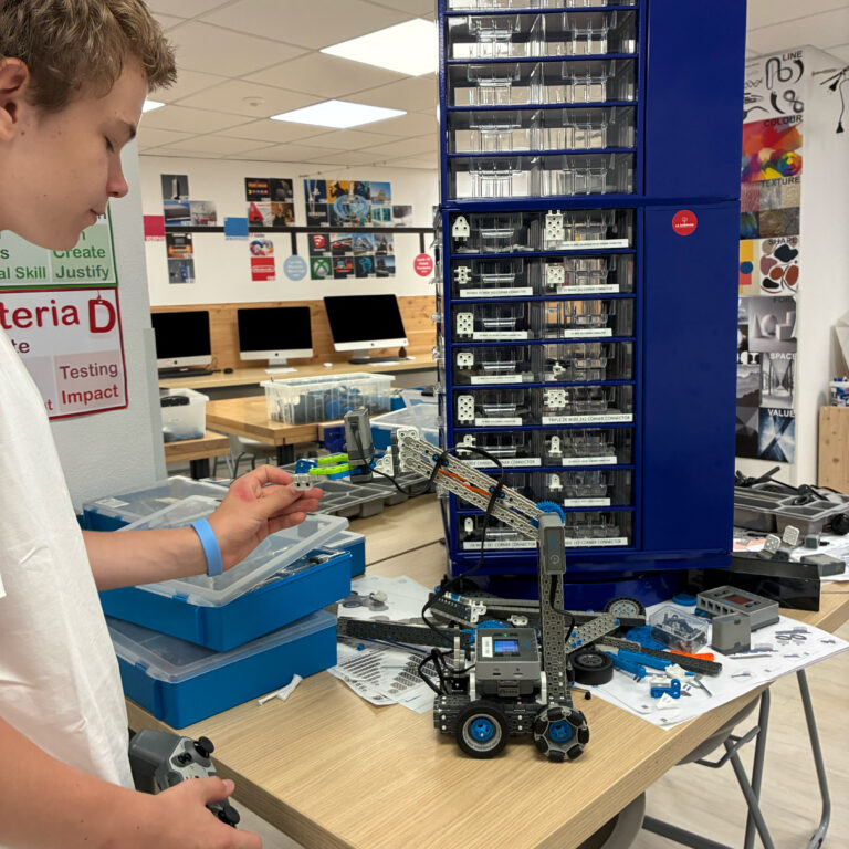 Students taking part in ROBOTICS & 3D DESIGN